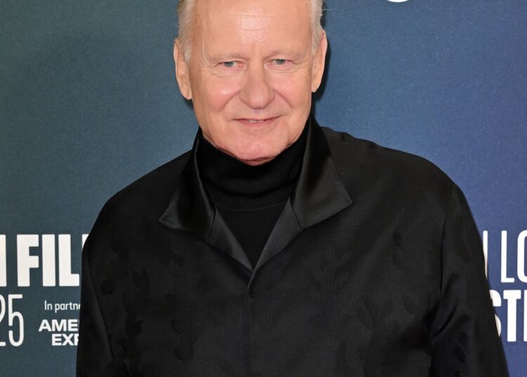 Stellan Skarsgård sobre filho sendo intimidado, chamado de “Nepo Baby”
