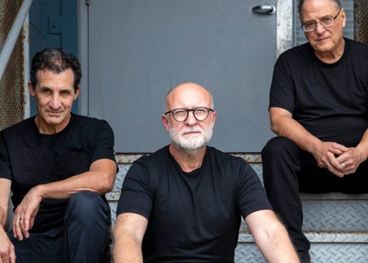 Sugar anuncia reunião e compartilha novo single