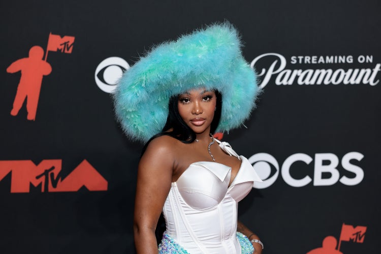 Summer Walker finalmente anuncia data de lançamento de ‘Finally Over It’