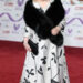 Susan Boyle está irreconhecível com novo visual glamouroso e cabelo loiro no tapete vermelho