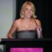 Sydney Sweeney surpreende com minivestido chique na exibição de 'Christy'