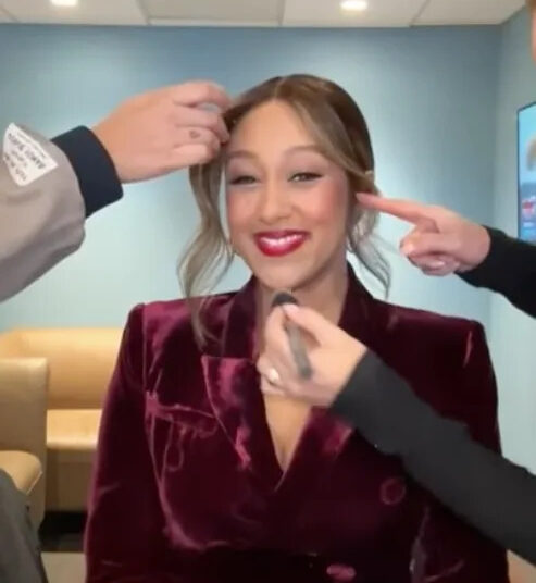 Tamera Mowry traz grandes vibrações de outono ao promover o próximo filme Hallmark