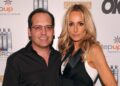 Taylor Armstrong, da RHOBH, estava grávida pela primeira vez, o ex 'sufocou-a'