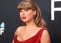 Taylor Swift aplaude críticas de novo álbum com referência atrevida de ‘Art Police’