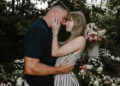 Taylor Swift mostrou a Jóias de Jóias de seu designer de anel de noivado 18 meses antes de propôs: 'Ele estava prestando atenção'