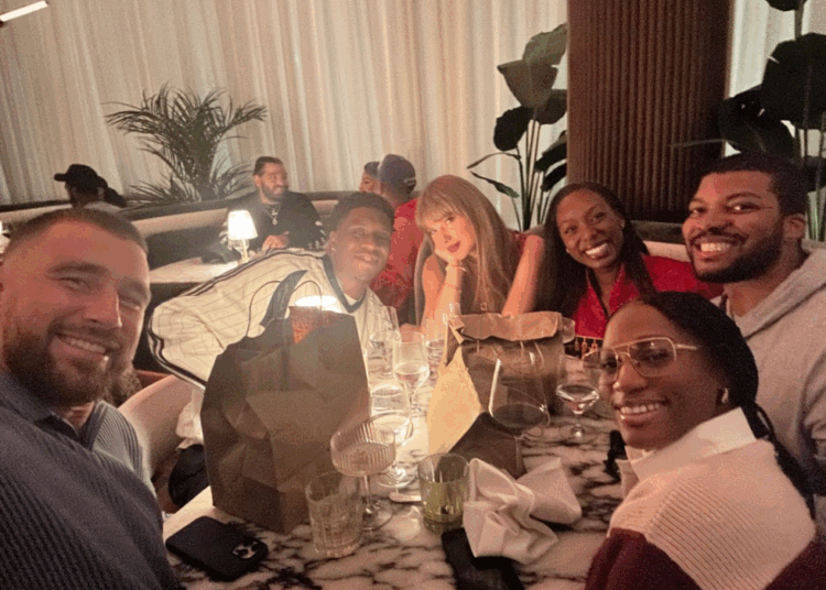 Taylor Swift sai com Travis Kelce após o jogo Raiders com visual chique