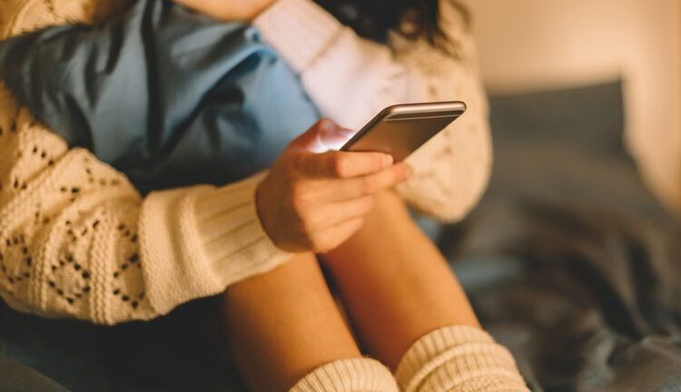 Telefones criam ‘epidemia de desconexão’ nas famílias, diz Princesa de Gales | Notícias do Reino Unido