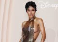 Teyana Taylor exibe barriga tonificada em top curto