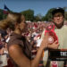 Theo von é brutalmente rejeitado pelo repórter da ESPN Jess Sims na faculdade GameDay