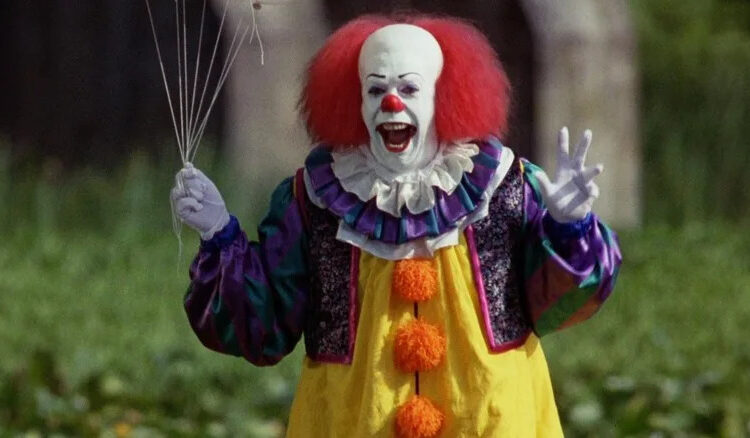 Tim Curry sabe por que é tão bom interpretando vilões