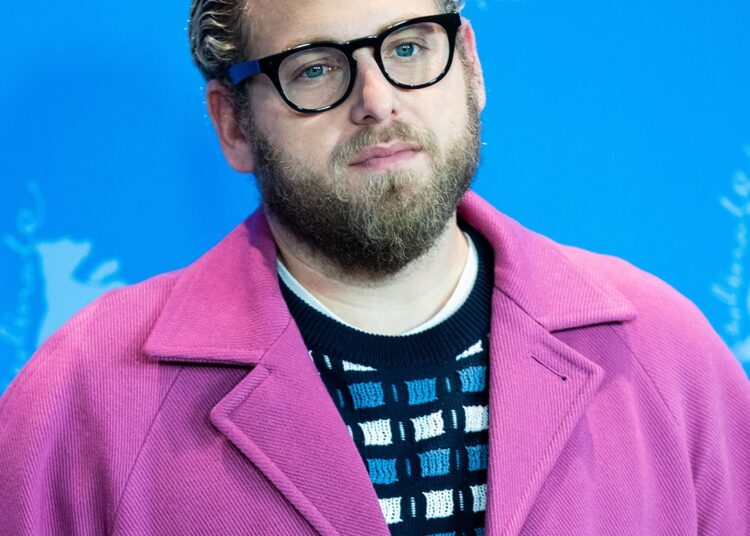 Transformação de perda de peso de Jonah Hill no conjunto de corte