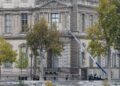 Um chocante roubo de joias reais no Museu do Louvre, em Paris