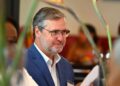 Up Entertainment Charles Humbard saindo do cargo de CEO da empresa controladora da rede a cabo que fundou em 2004
