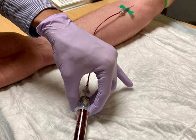 Várias celebridades turcas convocadas pelas autoridades para exames de sangue em investigação de drogas
