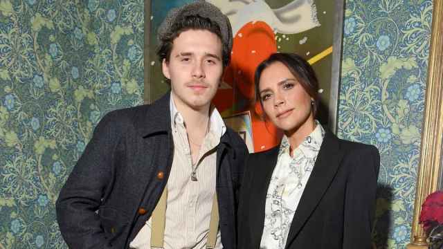 Victoria Beckham em 'Breaking Point' por causa da rivalidade com o filho Brooklyn, afirma a fonte