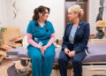 Wendi McLendon-Covey promete que a segunda temporada de “St. Denis Medical” contará com muito ‘romance’ e essas estrelas convidadas da moda (exclusivo)