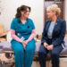 Wendi McLendon-Covey promete que a segunda temporada de “St. Denis Medical” contará com muito ‘romance’ e essas estrelas convidadas da moda (exclusivo)