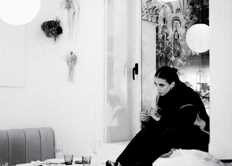 Young Miko revela novo álbum, ‘Do Not Disturb’ será lançado em 7 de novembro