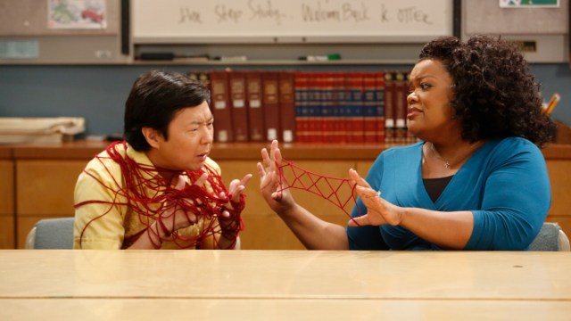 Yvette Nicole Brown e Ken Jeong se reúne da comunidade antes do filme