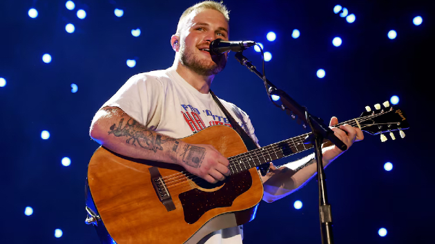 Zach Bryan Sparks controvérsias com novas músicas que mencionam ataques de gelo