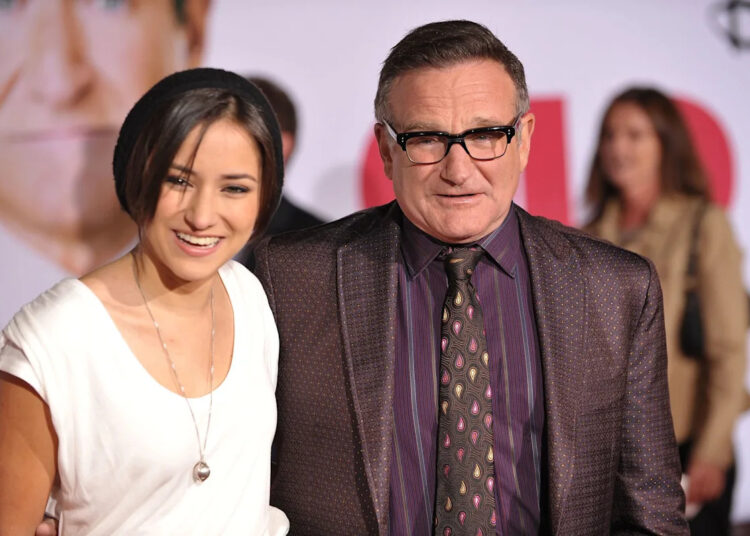 Zelda Williams diz aos fãs para parar de enviar vídeos de AI de Robin Williams: 'Não é o que ele quer'