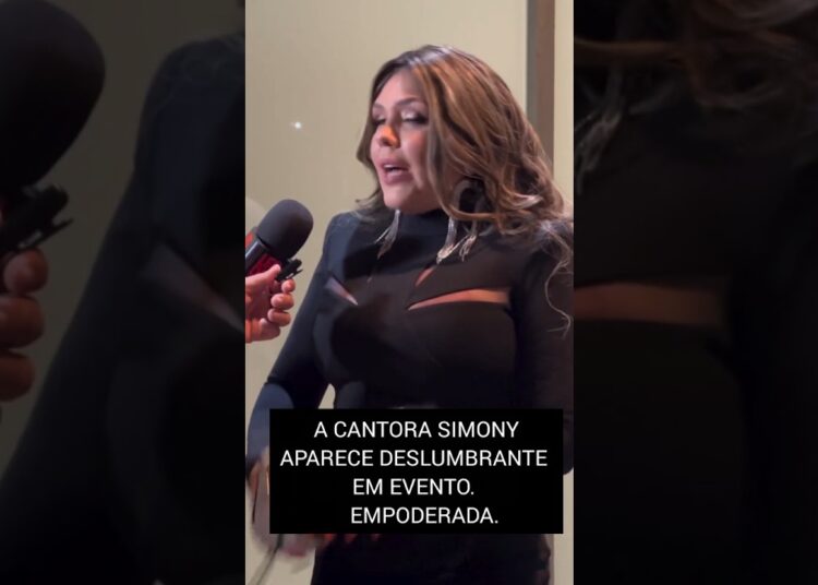A CANTORA SIMONYAPARECE DESLUMBRANTE EM EVENTO. #simony #cantora #apresentadora #atriz #celebridade
