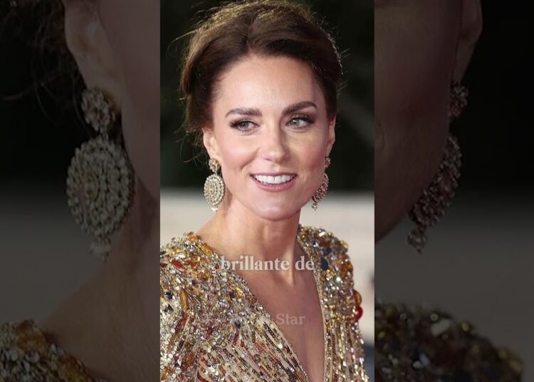 Los 5 vestidos más caros de Kate Middleton 👗👑#KateMiddleton #royalfamily #british #queen #shorts
