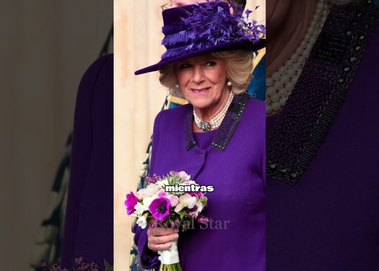 “La mirada que humilló a Camilla frente a toda la realeza 👑😳”#ReinaIsabel #CamillaParkerBowles