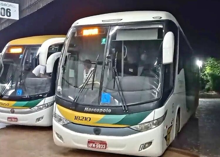 REALEZA (MG) – MOVIMENTAÇÃO DE ÔNIBUS COM A GONTIJO DOMINANDO