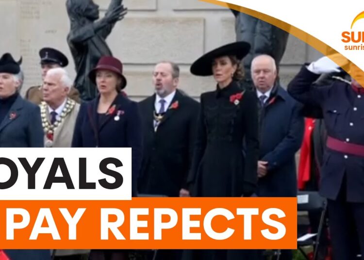 Royals mark armistice day | Sunrise