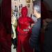 Quatro famosos que passaram dos limites com suas vestimentas no tapete vermelho. #curiosidades