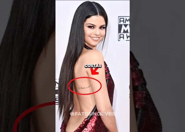 Selena Gomez tenha mostrado deliberadamente a tatuagem nas costas!#curiosidades #noticias #brazil