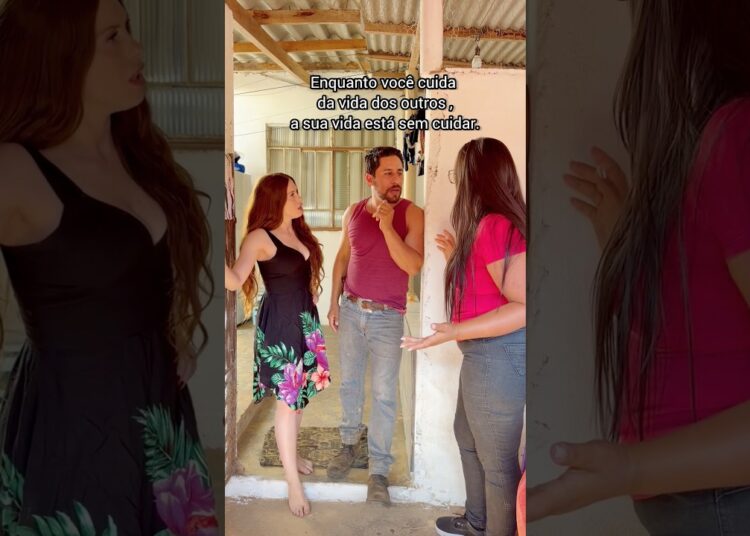 Todo mundo que vai fazer fofoca deveria tomar uma dessa kkk #humor #comedia #meme #fofoca #risos
