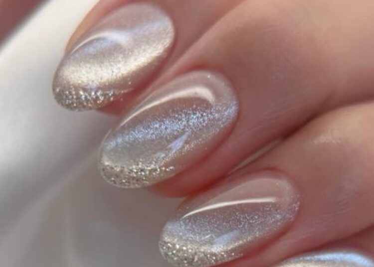 5 designs de unhas que capturam a magia da neve para deslumbrar neste Natal – Celebrity Land