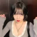 A cantora de K-pop Hyuna desmaia no palco do festival de música Waterbomb em Macau