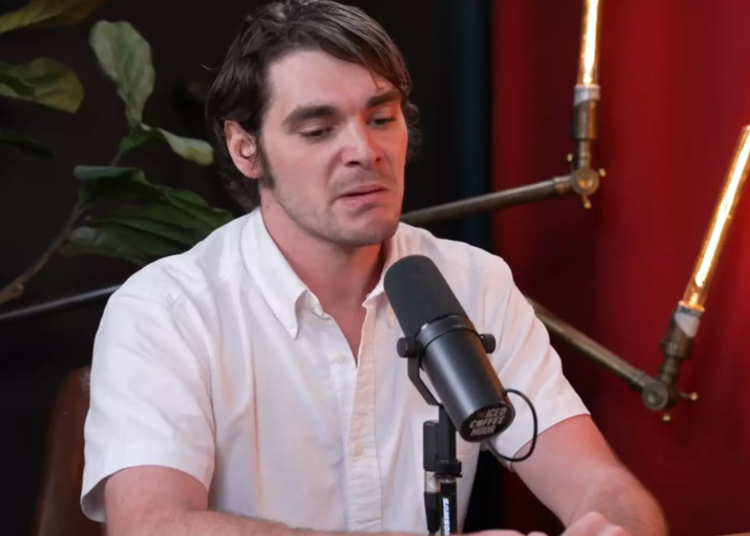 RJ Mitte falou sobre Hollywood (The Iced Coffee Hour/ YouTube)