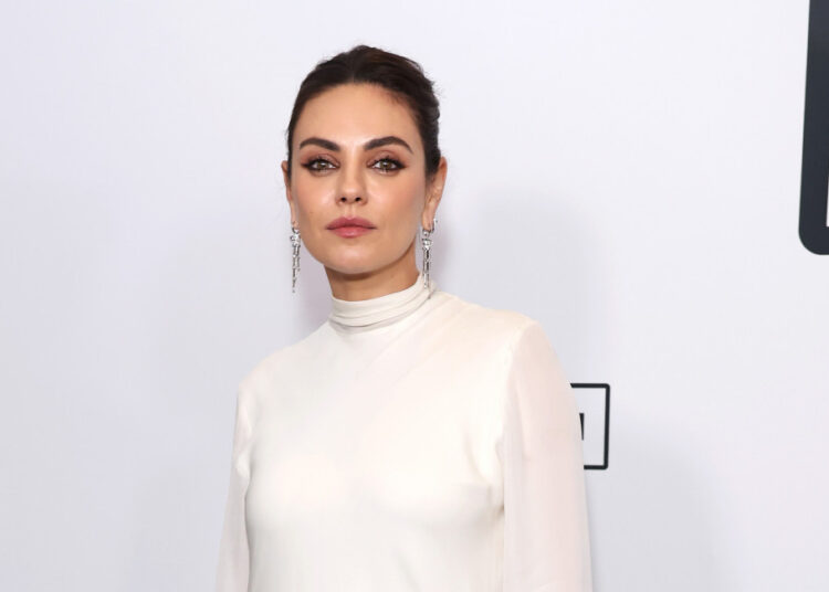 A estrela de Hollywood Mila Kunis adora mistérios de assassinatos