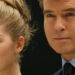 A ex-Bond Girl Rosamund Pike relembra o momento 'embaraçoso' da cena de amor com Pierce Brosnan