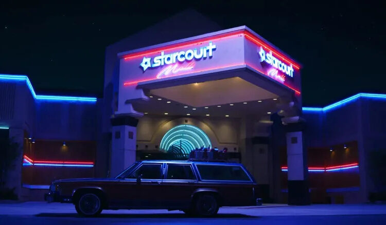 A grande batalha da terceira temporada de Stranger Things foi filmada em um shopping ainda aberto