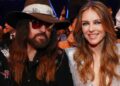 A história 'selvagem' de Elizabeth Hurley deixa Billy Ray Cyrus no limite - fonte
