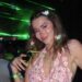 A influenciadora Madeleine White Fedyk foi criticada por sair com o olho rosa