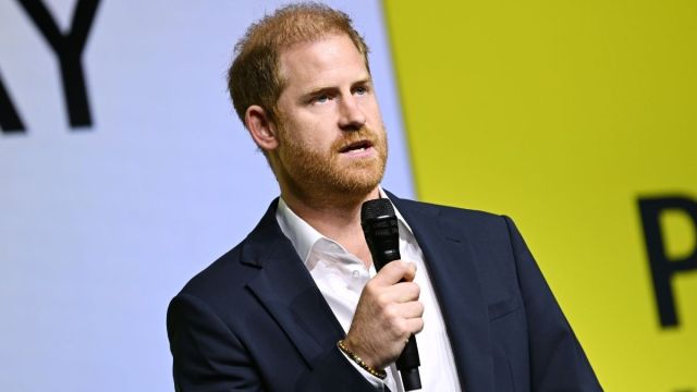 A 'linguagem' do Príncipe Harry faz a realeza suar - Fonte
