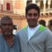 Abhishek Bachchan revela o homem cujos pés ele tocaria e buscaria bênçãos ao filmar um novo filme, e não, não é Amitabh Bachchan