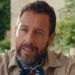Adam Sandler conta uma piada que fez sobre Howard Stern que o segue