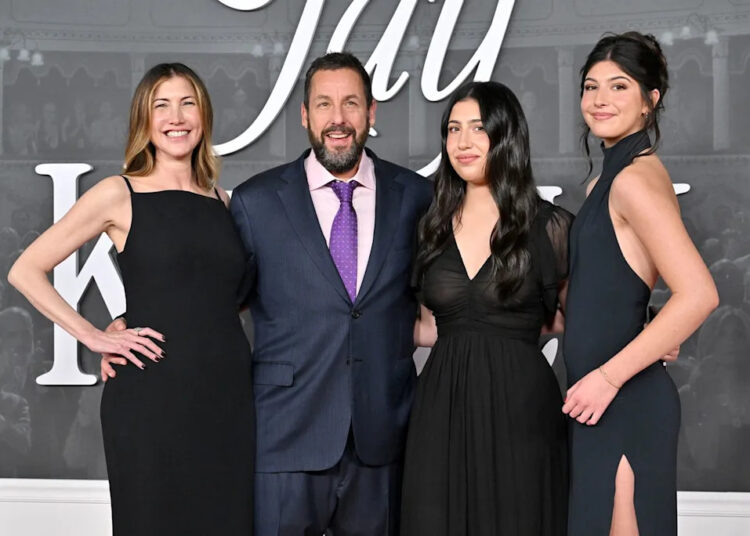 Adam Sandler diz que está 'mais grato do que nunca' ao se aproximar dos 60: 'tem sido uma vida muito legal' (exclusivo)
