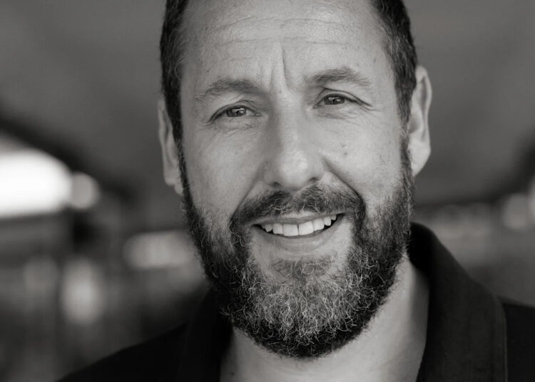 Adam Sandler receberá prêmio do presidente no Festival de Cinema de Palm Springs