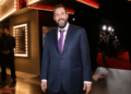 Adam Sandler tem fortes sentimentos sobre o uso de ternos
