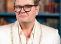 Alan Carr nomeado vencedor do Celebrity Traitors após tenso final da série
