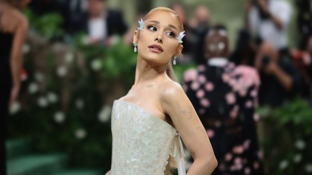 Aqui está uma atualização sobre o status de relacionamento de Ariana Grande - Fonte