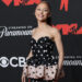 Ariana Grande encerra as filmagens da próxima sequência de Meet the Parents, Focker In-Law